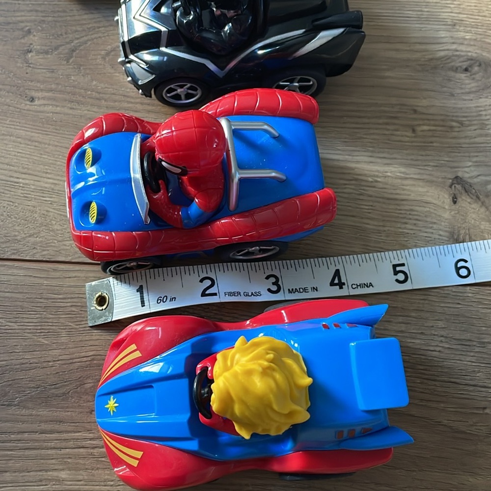 Marvel Characters Pull-Back Cars - Picture 8 of 9